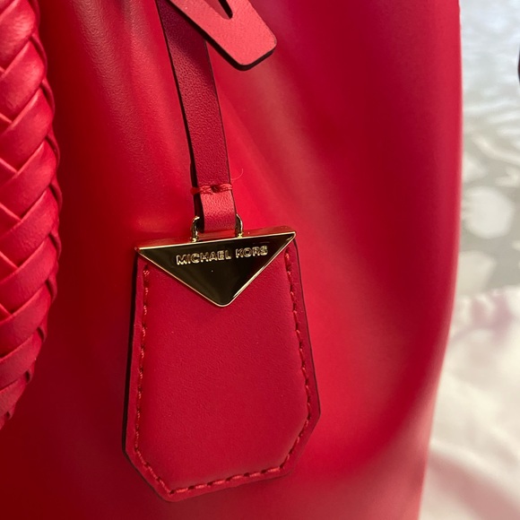 Michael Kors - Picture 3 of 8